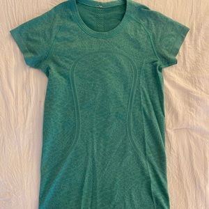 Lululemon Swiftly Tech Short-Sleeve Shirt 2.0